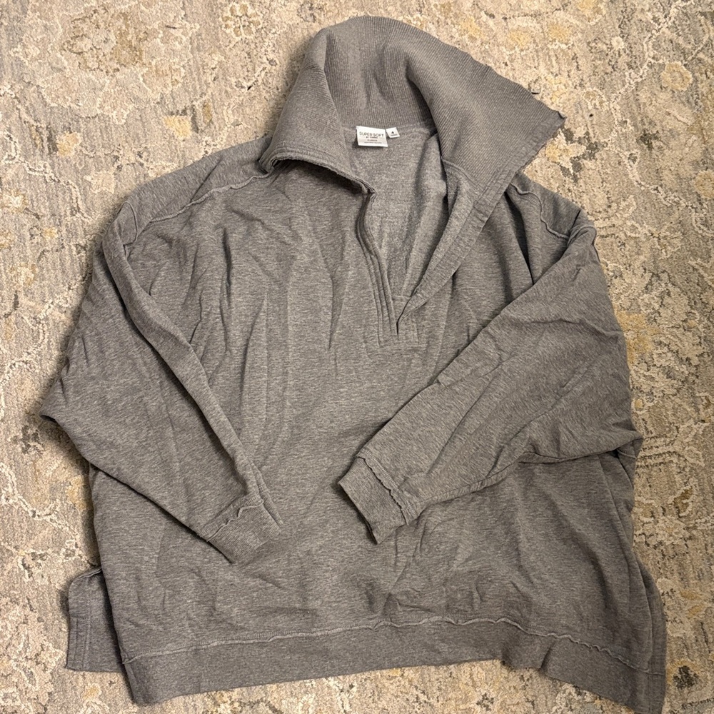 Torrid super soft Sweatshirt size 4